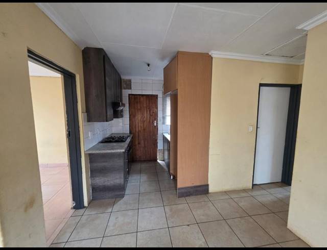 3 BEDROOM HOUSE FOR SALE IN CRYSTAL PARK